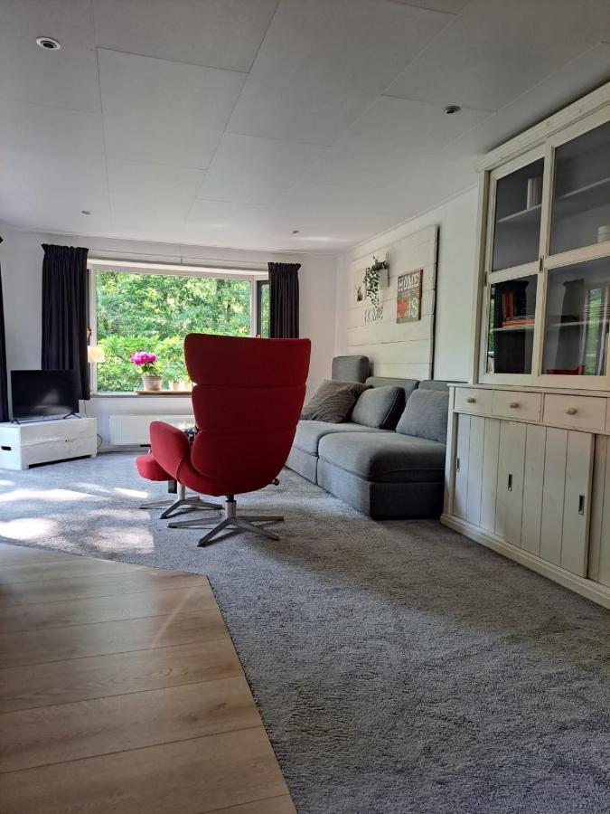 Heerlijk Huisje In Het Bos Op Chaletpark Kempenbos Diessen Exteriör bild